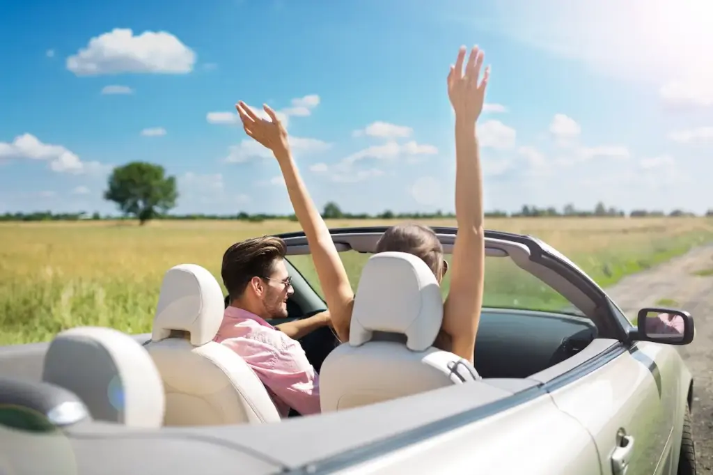 Cabrio with couple