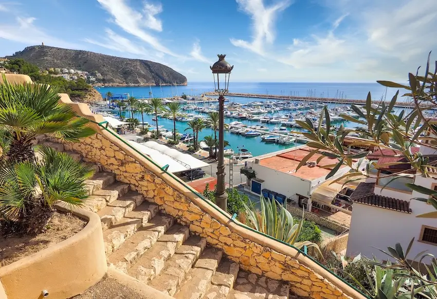 Rent a car in Moraira